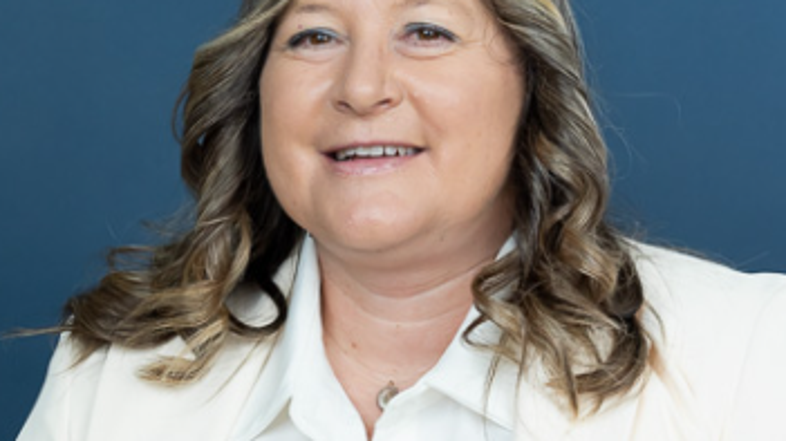 Elena Zavadlav Ušaj