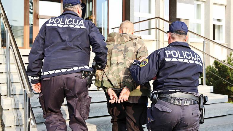 Slovenija 18.03.2014 privedba osumljencev pred preiskovalnega sodnika, ki so jih