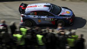 Thierry Neuville reli po Korziki