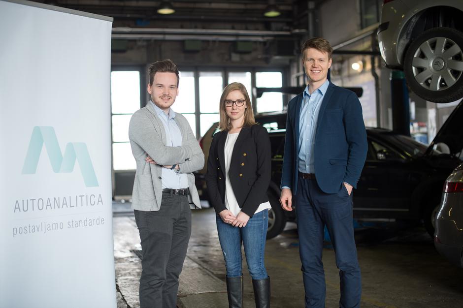 Autoanalitica | Avtor: Anže Petkovšek