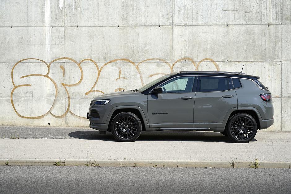 jeep compass | Avtor: MatijaJanežič