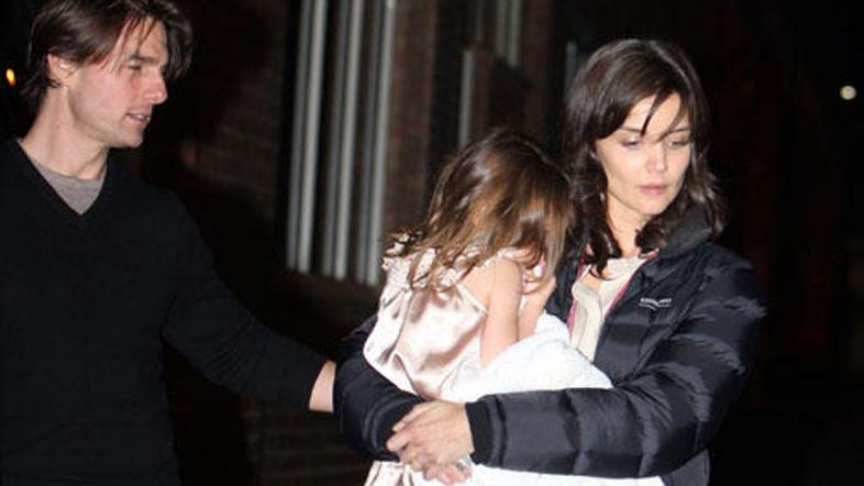 Tom meni, da je njegova edinka preveč razvajena.