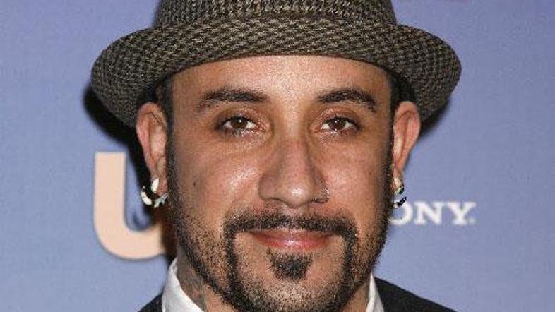 A. J. McLean bi rad predstavil svojo glasbo in osebni slog.