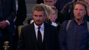 David Beckham, poklon kraljici