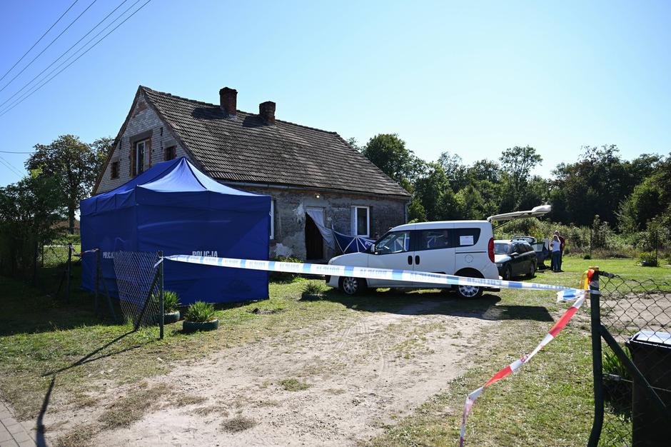 hiša groze na Poljskem, kjer so našli trupla novorojenčkov | Avtor: Profimedia