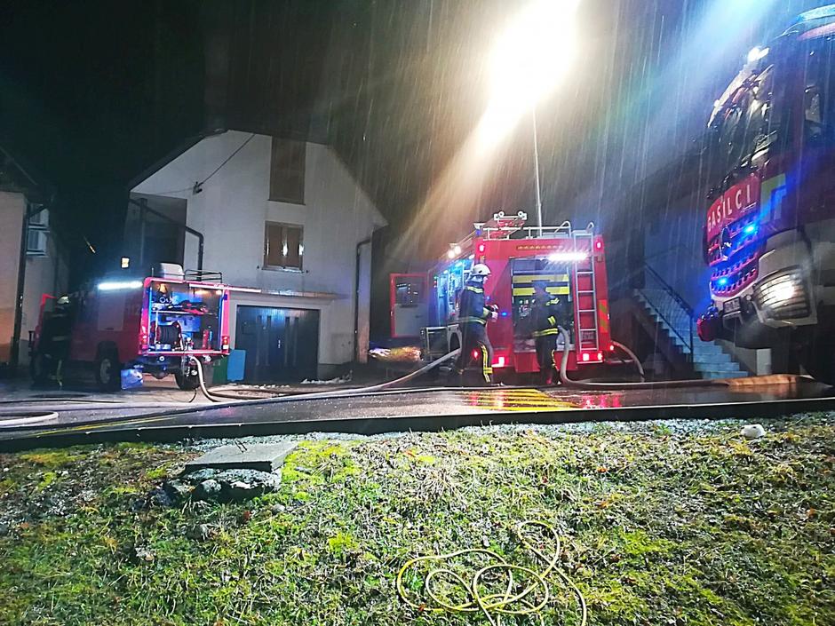 Požar hiše v kraju Žaga | Avtor: GZ Bovec
