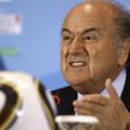 Blatter tako kot navijači želi napadalnejšo igro in več zadetkov. (Foto: Reuters