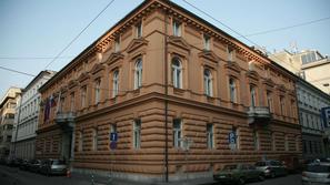 Danes se pričakuje odločitev ustavnega sodišča o tem, ali je referendum o pokojn