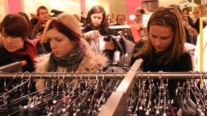 Razprodaja v Sportini.