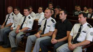 Dejan Savić (drugi z leve) se bo morda izognil sodbi, sojenje Stanku Radojeviću 
