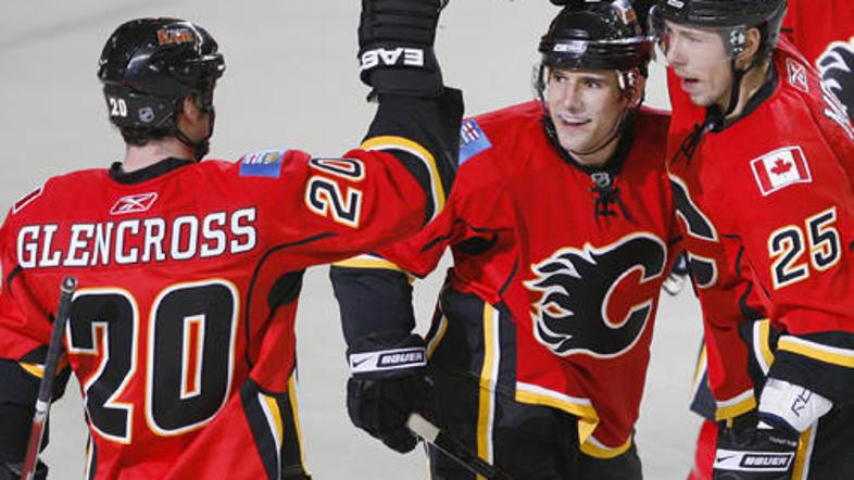 Hokejisti Calgarya so so veselili zmage nad vodilnim moštvom lige San Josejem.