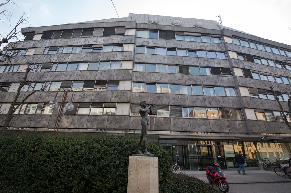 Novice: Informativni program RTV Slovenija zapušča še en znan obraz | Avtor: Anže Petkovšek