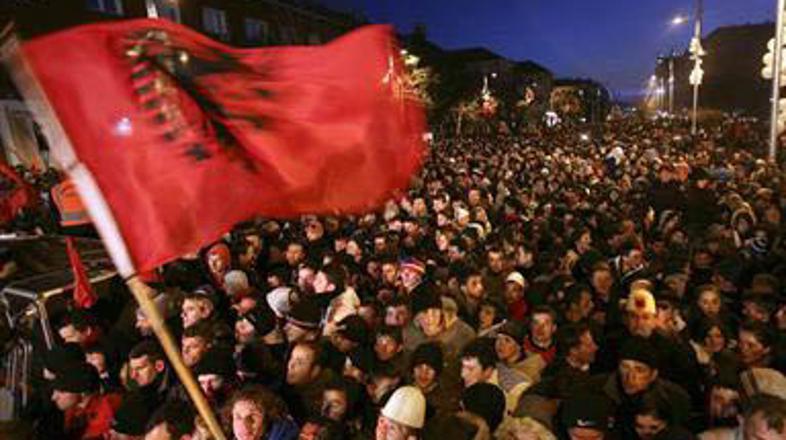 17. februarja 2008 je kosovski parlament s sprejeto deklaracijo Kosovo razglasil