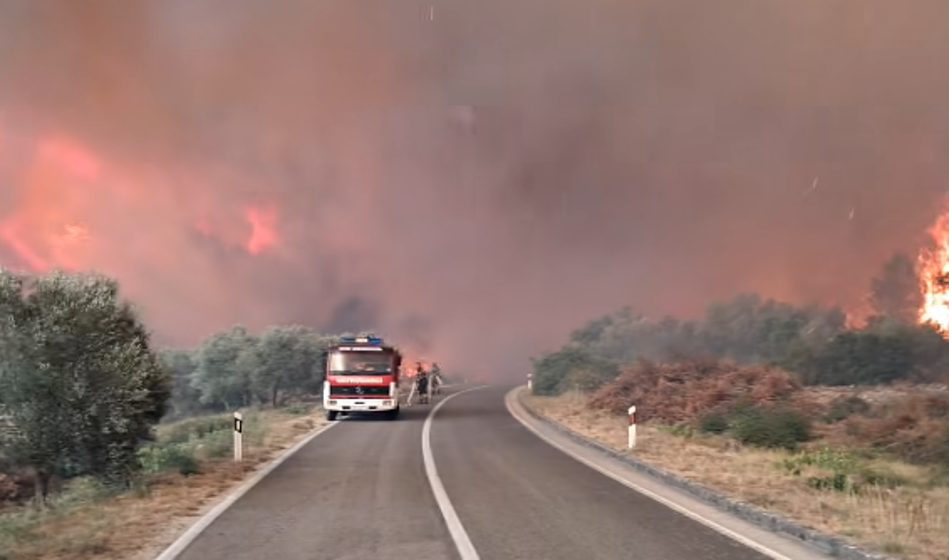 Dva hrvaška otoka sta v plamenih: "Razmere niso dobre"