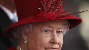 Angleška kraljica sicer še ni komentirala dogodkov. Da so spodnjice njene, pa po