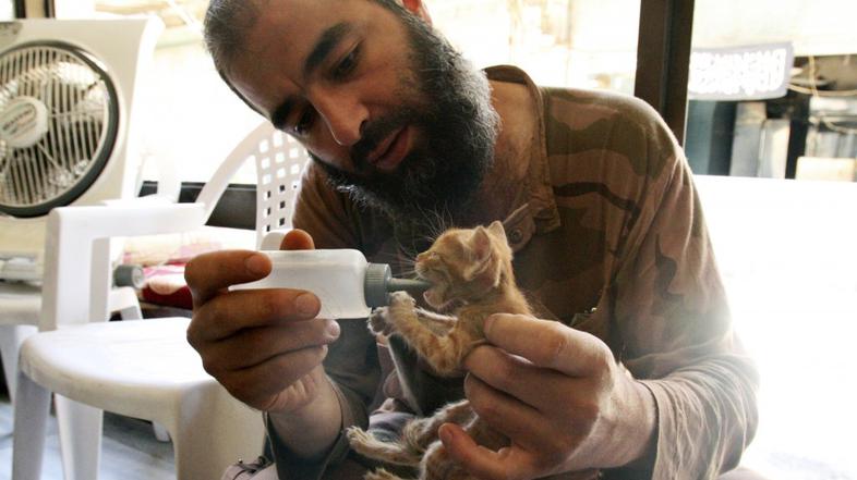 Sirski uporniki med odmorom 