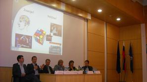 Udeleženci tribune so opozorili, da diplome niso enakovredne, poleg tega ni prim