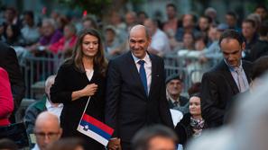 Urška Bačovnik Janša in Janez Janša na državni proslavi na Kongresnem trgu