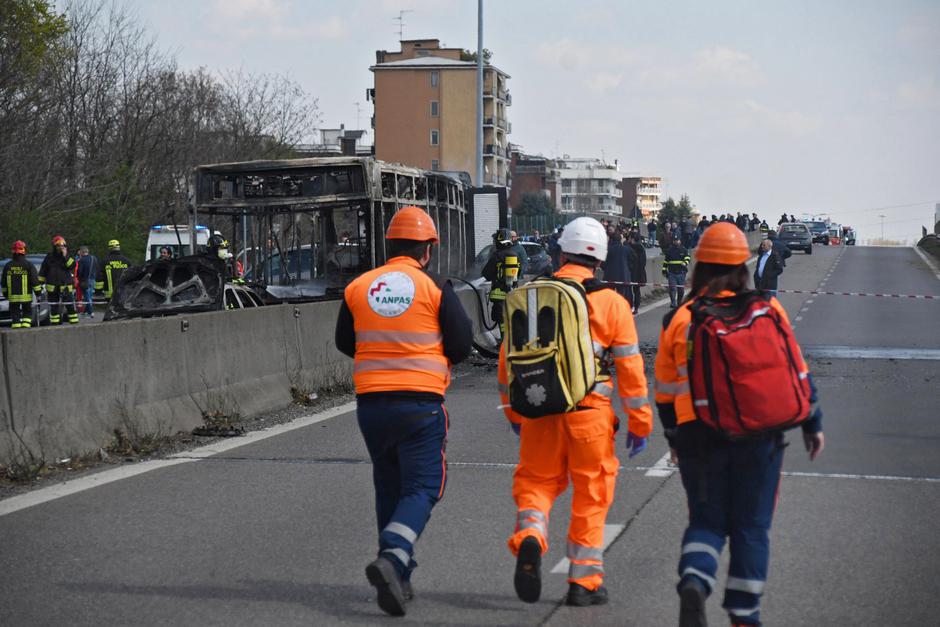 Ugrabljen avtobus otroci Italija Milan | Avtor: Epa