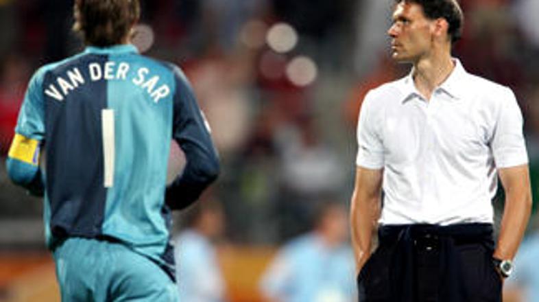 Edwin van der Sar in Marco van Basten.