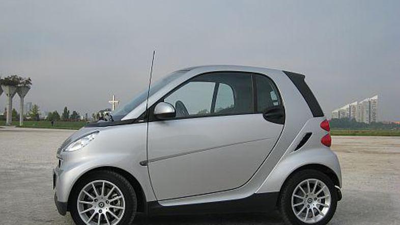 Preizkusili smo okretnega mestnega postavneža smart fortwo coupe.