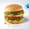 Big Mac, najslavnejši burger na svetu, v McDonald'sovih restavracijah po Sloveniji stane le 2,40 evra.