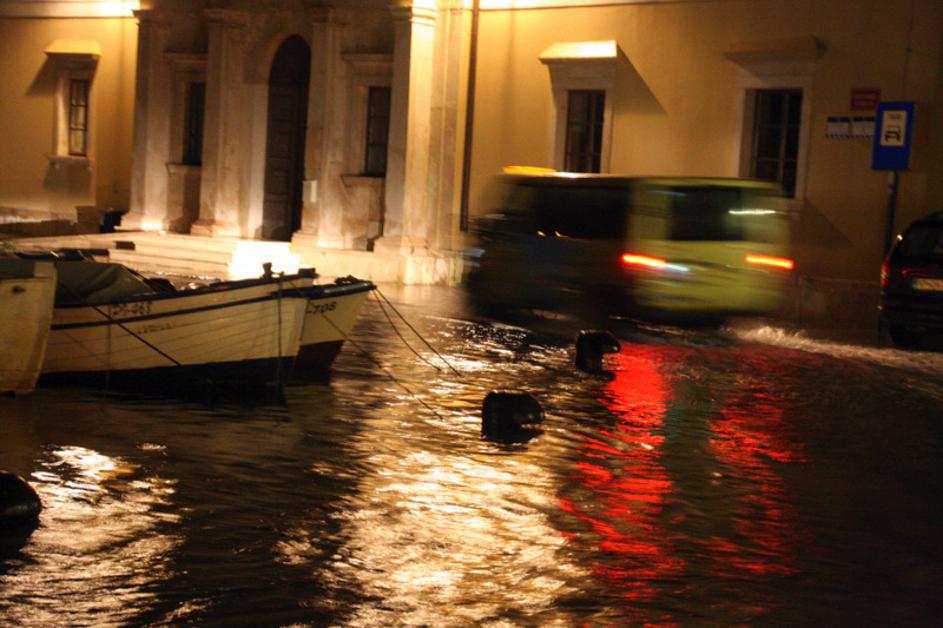 Povišano plimovanje v Piranu