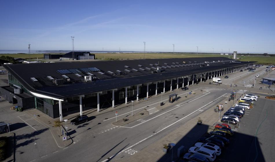 Droni spet ustavili letalski promet