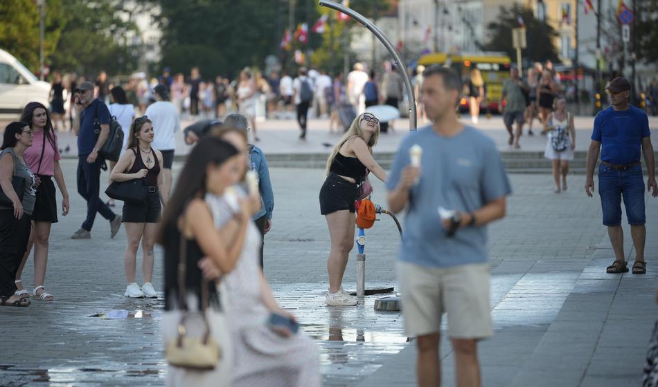 Najprej plohe in nevihte, nato preobrat: Se vrača poletje?