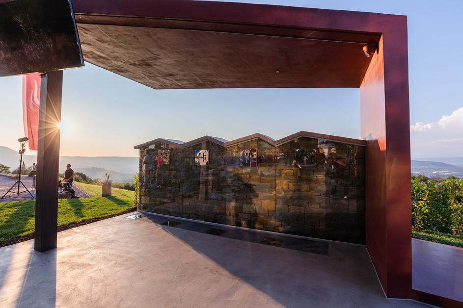 vinska fontana Merezige