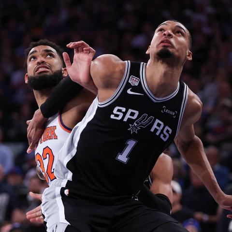 New York Knicks : San Antonio Spurs