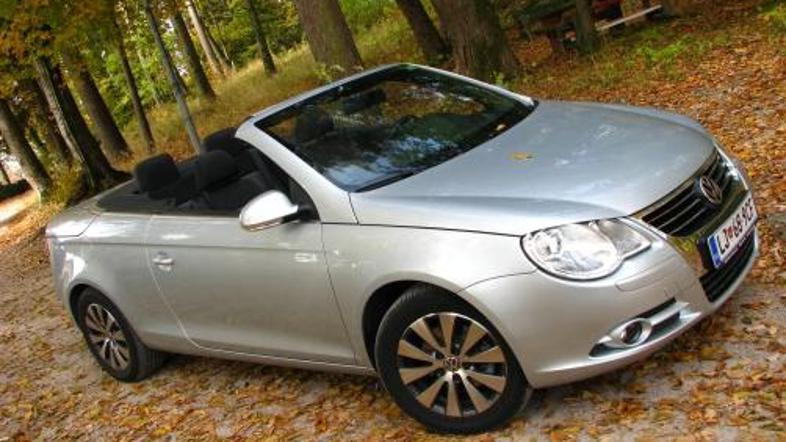 Eos je celovito oblikovan avtomobil. V primerjavi s tekmeci ima nekoliko manjši 