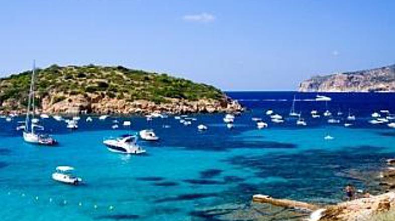 V Španiji nočno življenje lastnikom plovil grenijo policisti.