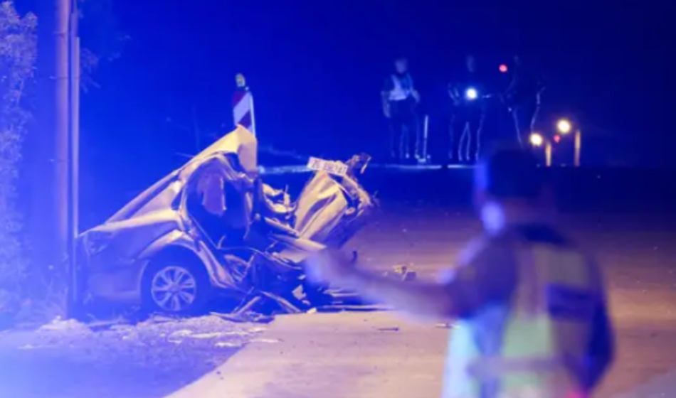 Grozljivi prizori: od avtomobila ni ostalo praktično nič, ena oseba umrla