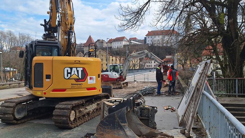 Prenova nadvoza v Kranju