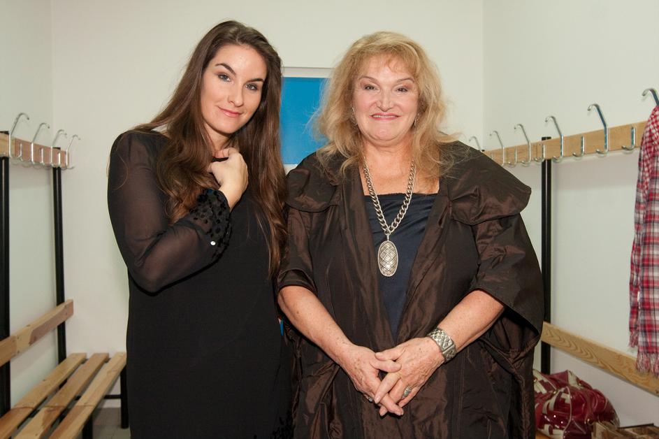 Pevka Ana Dežman in njena mama Elda Viler