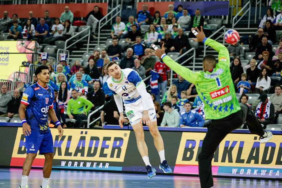 rokomet SP Zelenortski otoki-Slovenija, Nejc Cehte | Avtor: Saša Despot