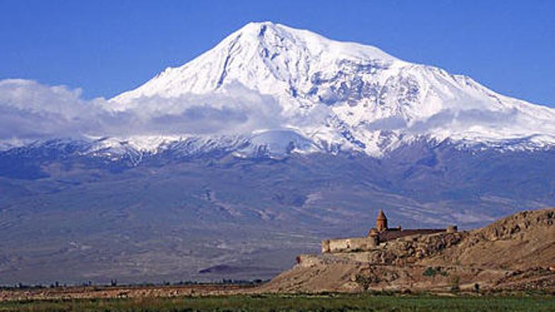 Nemški turisti so bili namenjeni na goro Ararat.
