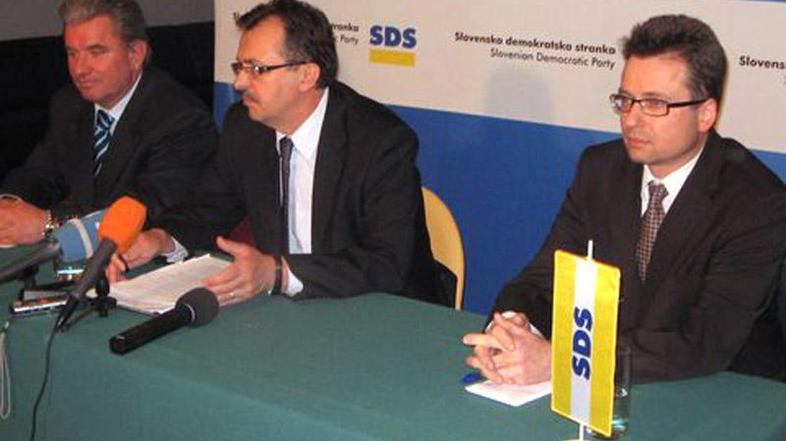 Andrej Vizjak, Jože Tanko in Zvone Černač so bili sami na tiskovni konferenci, J