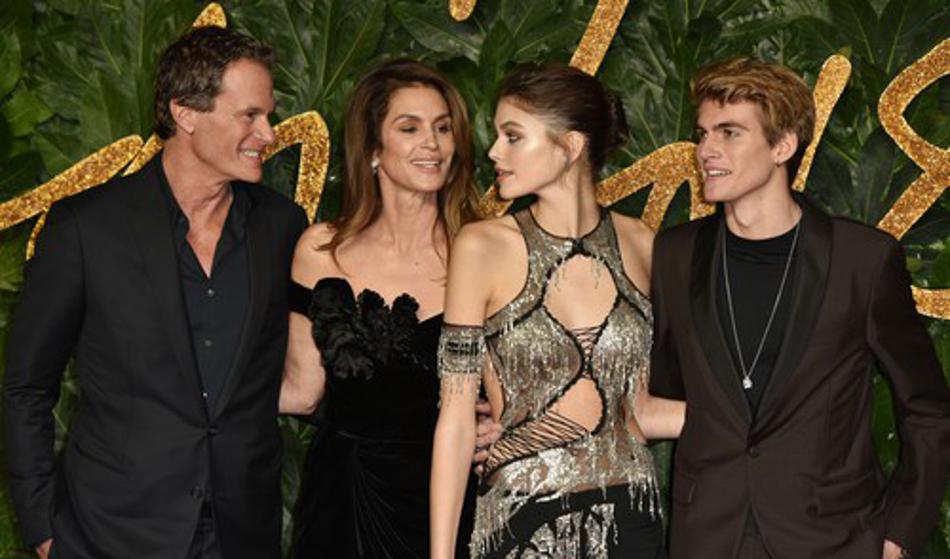 Srce parajoče: Cindy Crawford sina pripeljala domov