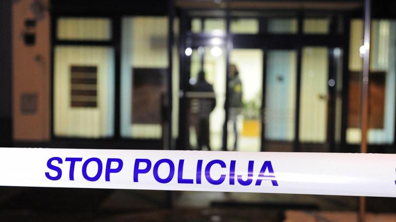 rop, banka Celje, šempeter, policija, policijski trak, banka, noč