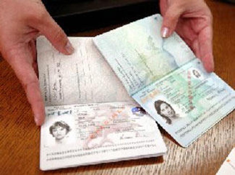 Večjih težav ob zamenjavi potnih listov na MNZ ne pričakujejo, posebej ker vseh 