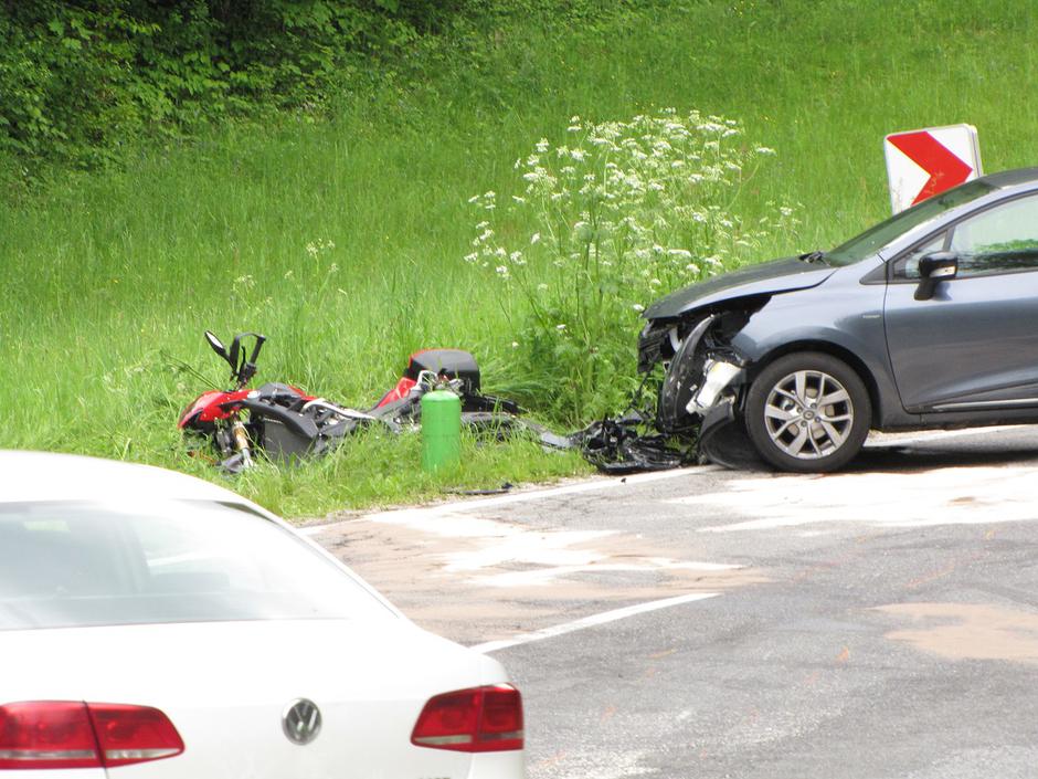 Prometna nesreča, v kateri je umrl 46-letni motorist | Avtor: Dolenjskanews.com
