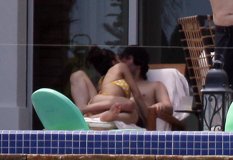 Criss Angel z dekletom