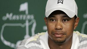Woods je novinarjem pred prvim turnirjem po aferi namenil 35 minut. (Foto: Reute
