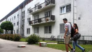 Na spletu si je mogoče ogledati tudi videoposnetek premikanja dvigala in hrupa, 