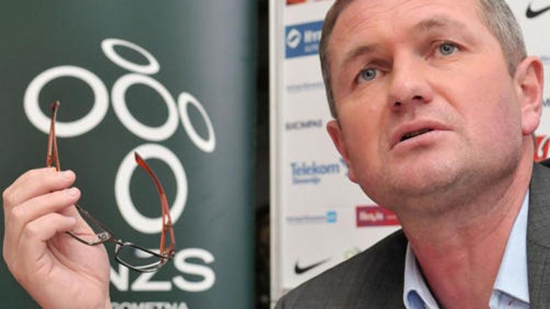 Kek je na seznam za tekmi s Slovaško in San Marinom uvrstil 20 nogometašev.