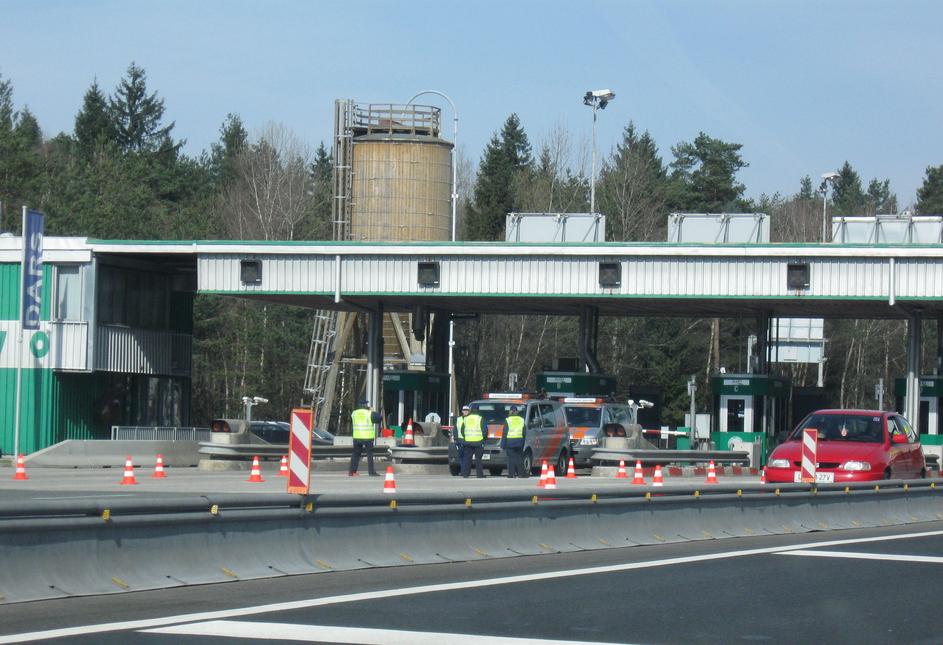 promet, putin, Ljubljana, prometna nesreča, kolona, zastoj, Dars, tabla