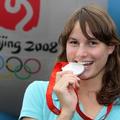 Sara Isaković je v Pekingu osvojila prvo plavalno olimpijsko kolajno za Slovenij
