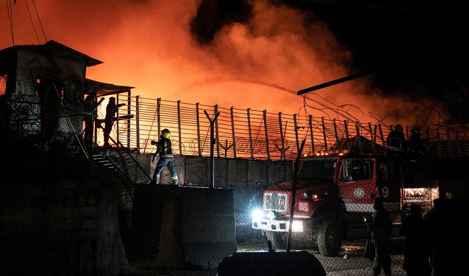 Smrtonosni napad: Bolnišnica v plamenih, vsaj 400 mrtvih